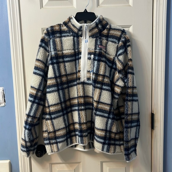 Vineyard Vines Quarter Zip - Picture 1 of 3